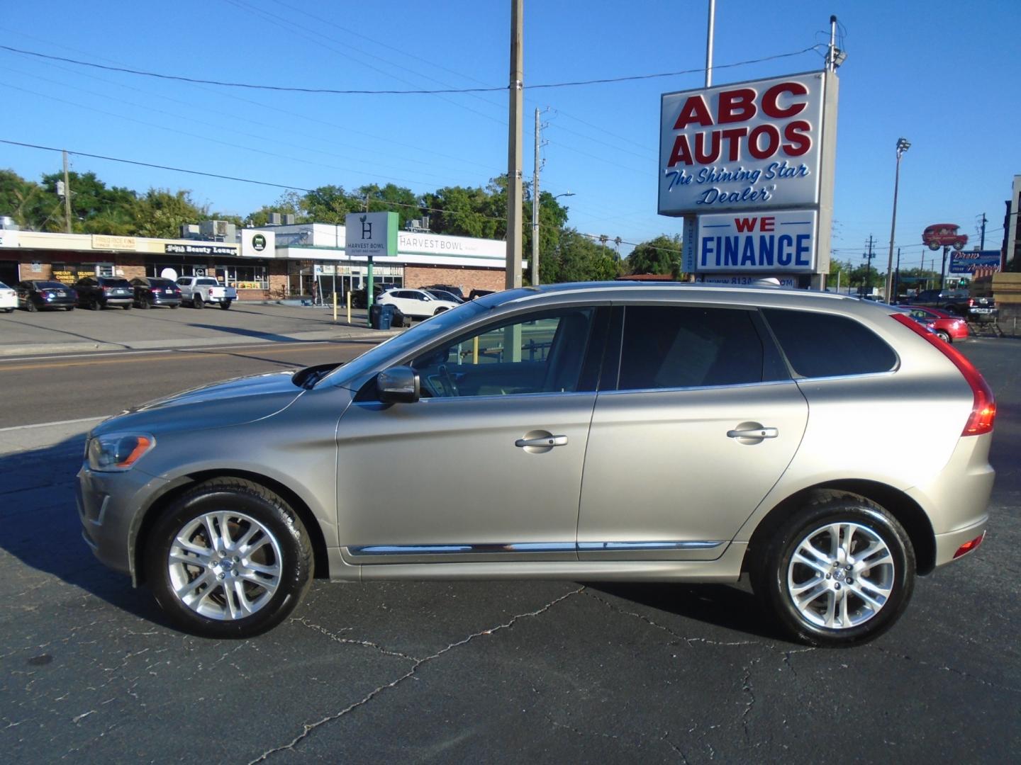 2014 Volvo XC60 (YV4952DL5E2) , located at 6112 N Florida Avenue, Tampa, FL, 33604, (888) 521-5131, 27.954929, -82.459534 - Photo#0